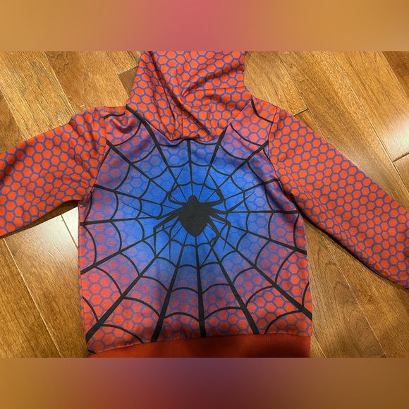 Boys Size 5T Spider-Man Hoodie – Superhero Style! - Picture 2 of 4